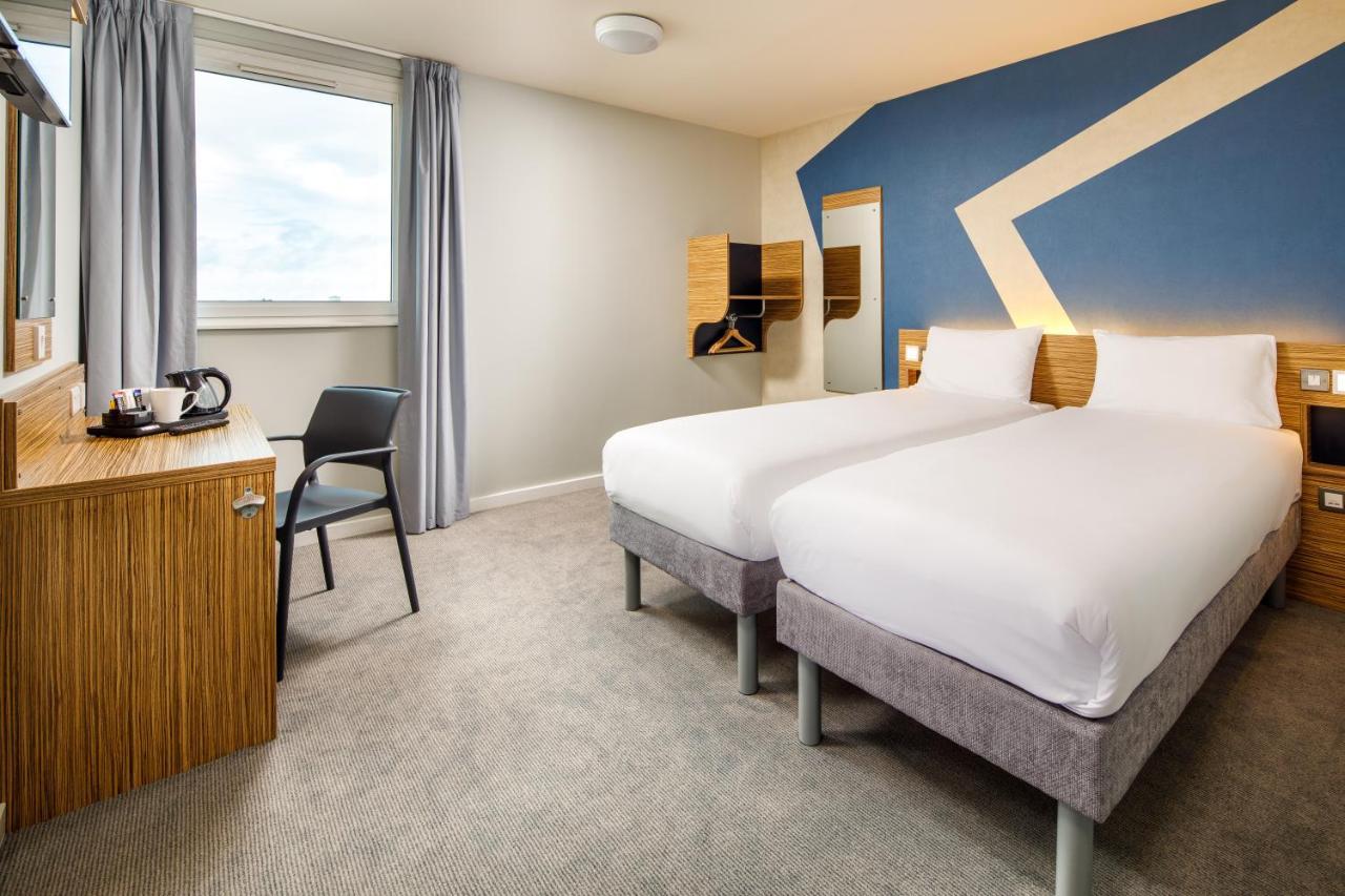 Ibis Budget London Heathrow Central ハウンズロー エクステリア 写真