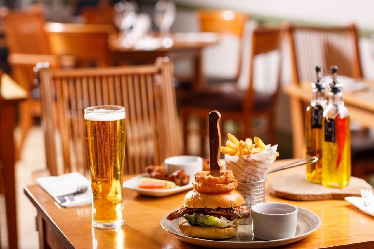 Ibis Budget London Heathrow Central ハウンズロー エクステリア 写真