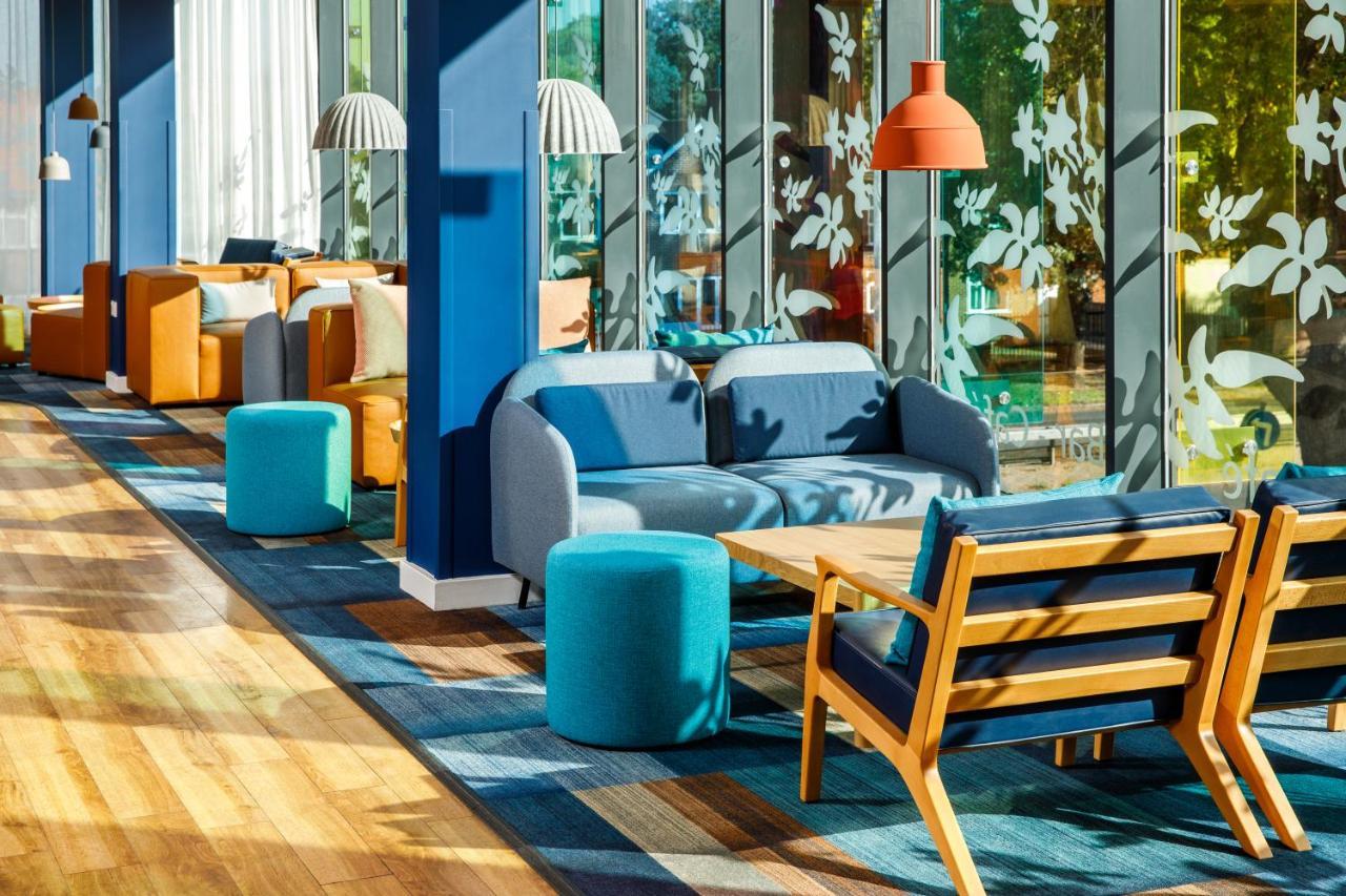 Ibis Budget London Heathrow Central ハウンズロー エクステリア 写真