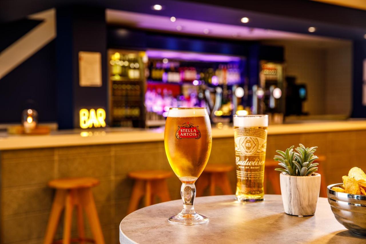 Ibis Budget London Heathrow Central ハウンズロー エクステリア 写真