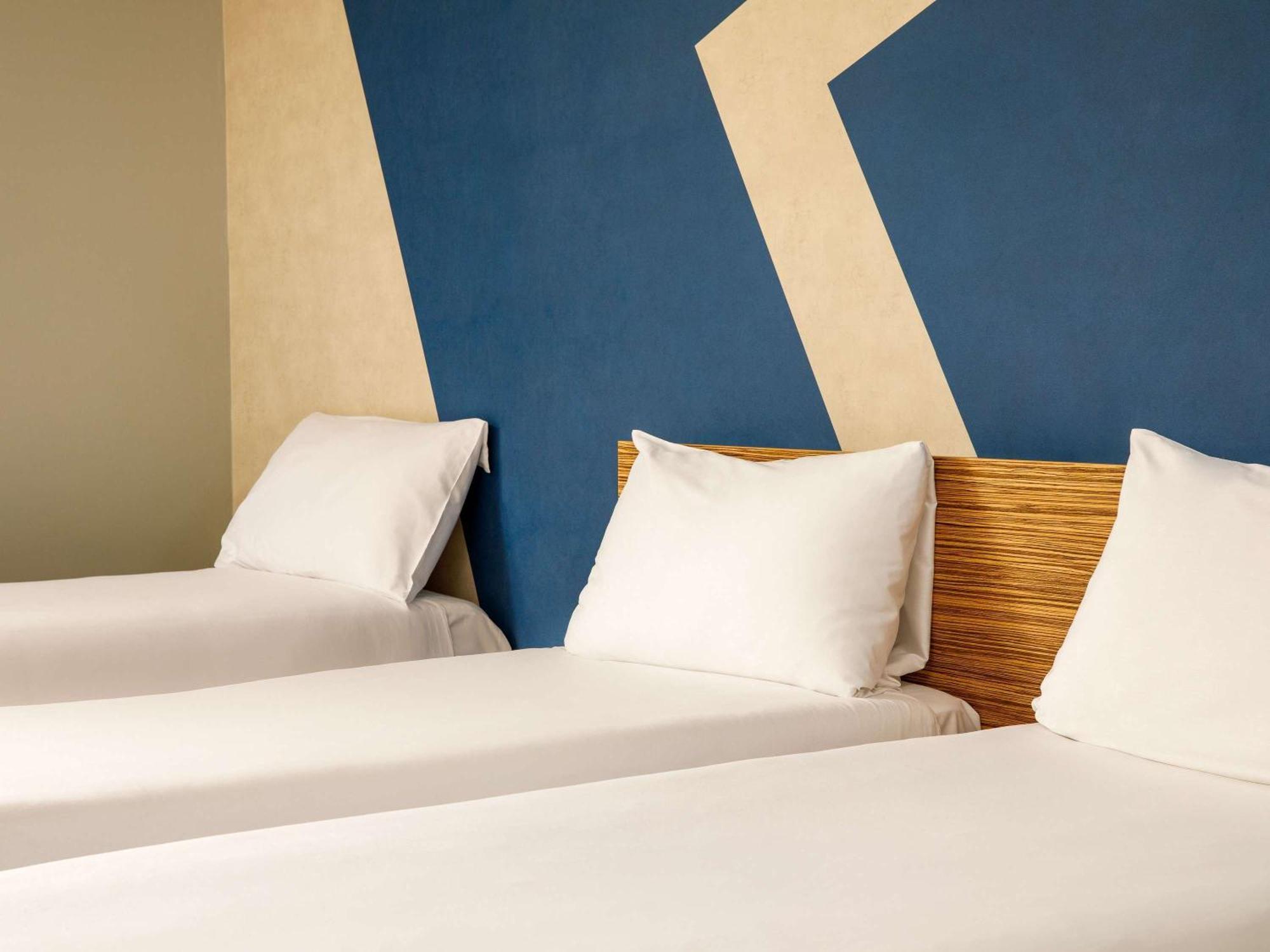 Ibis Budget London Heathrow Central ハウンズロー エクステリア 写真