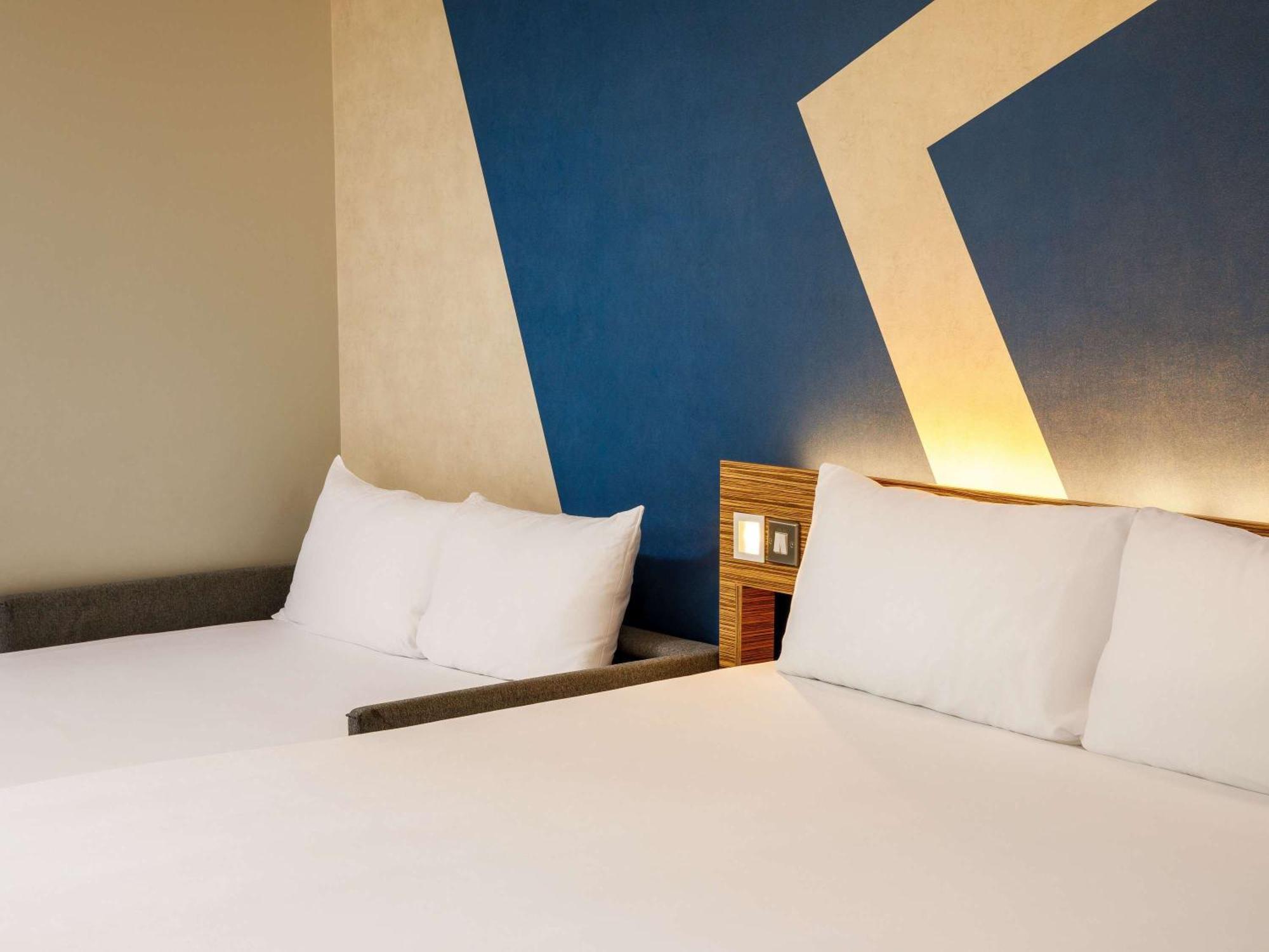 Ibis Budget London Heathrow Central ハウンズロー エクステリア 写真