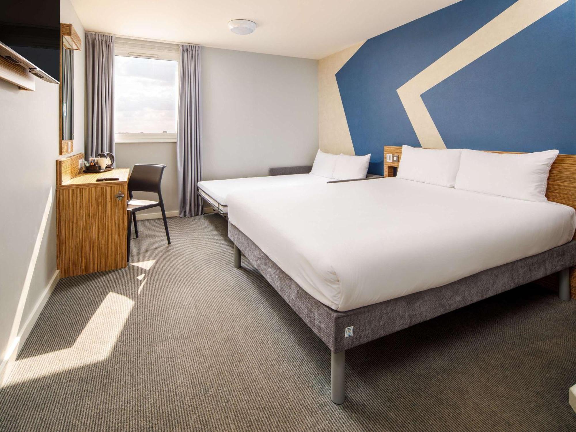Ibis Budget London Heathrow Central ハウンズロー エクステリア 写真