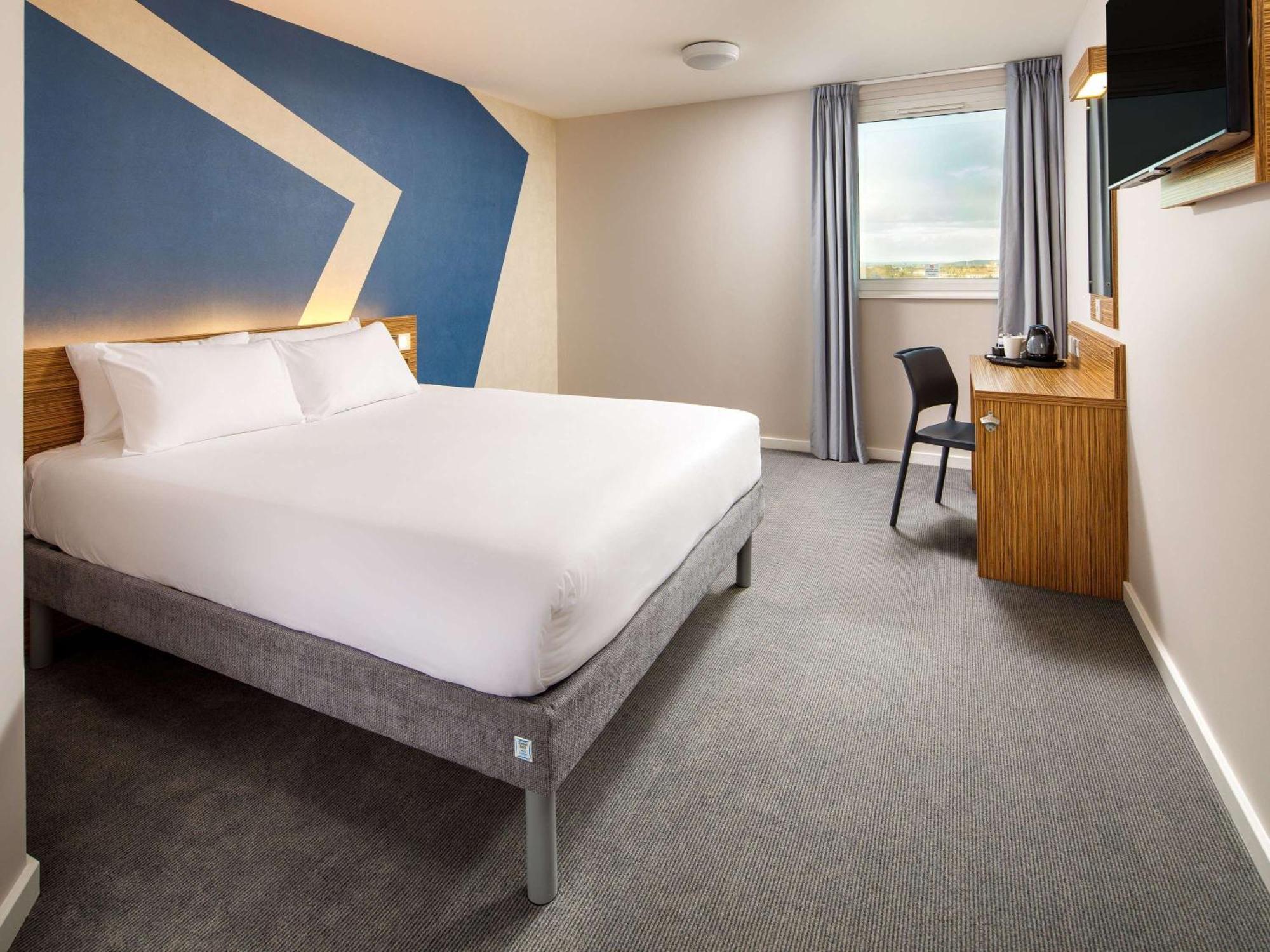 Ibis Budget London Heathrow Central ハウンズロー エクステリア 写真