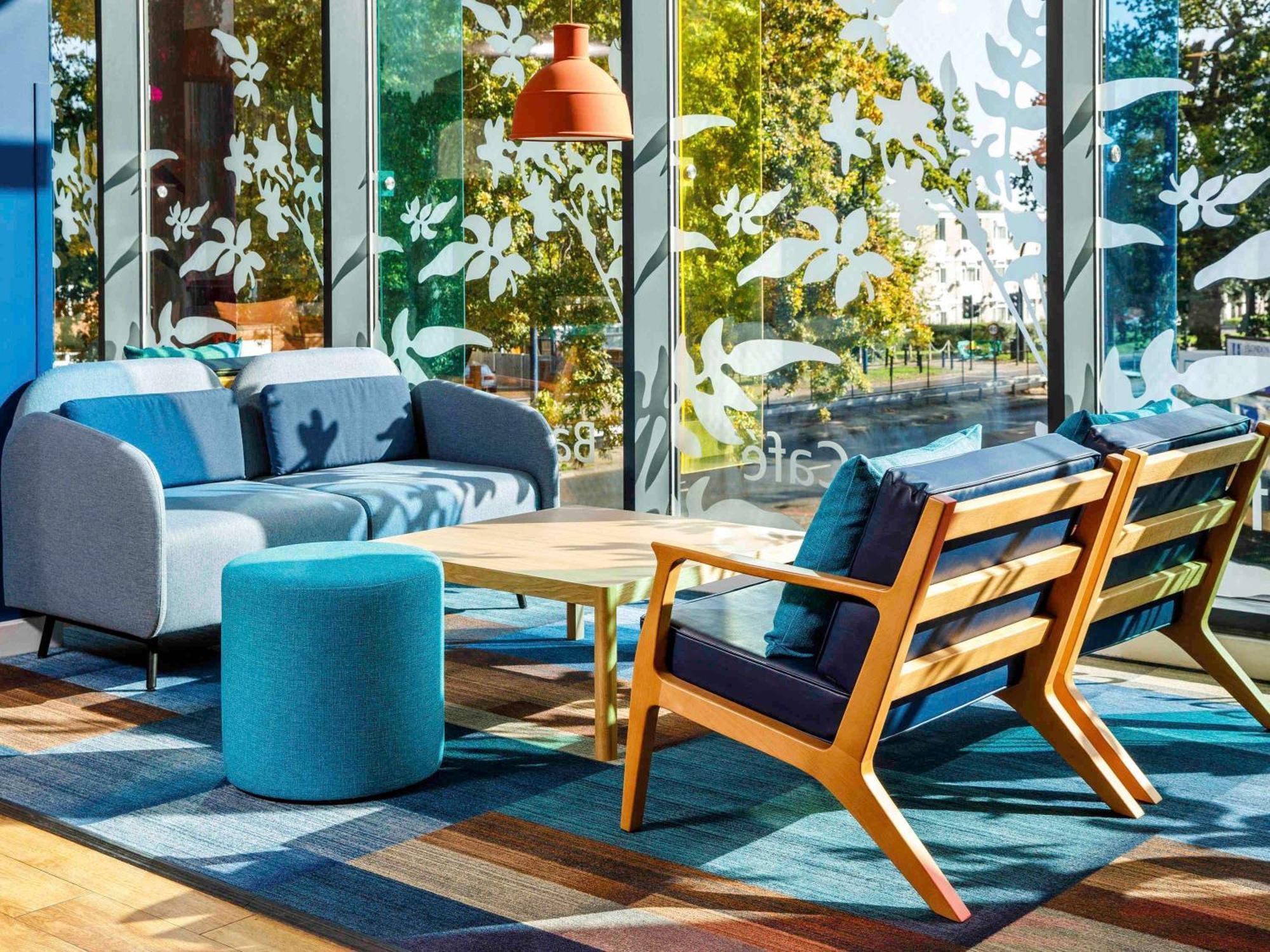 Ibis Budget London Heathrow Central ハウンズロー エクステリア 写真